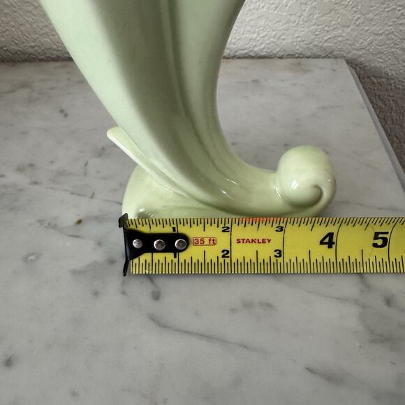 Vintage MCM Pottery Vase Satin Glossy Green Cornucopia - Picture 5 of 5